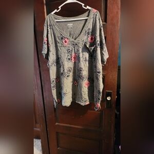 Torrid Women's Floral V-Neck Top - Gray and Pink